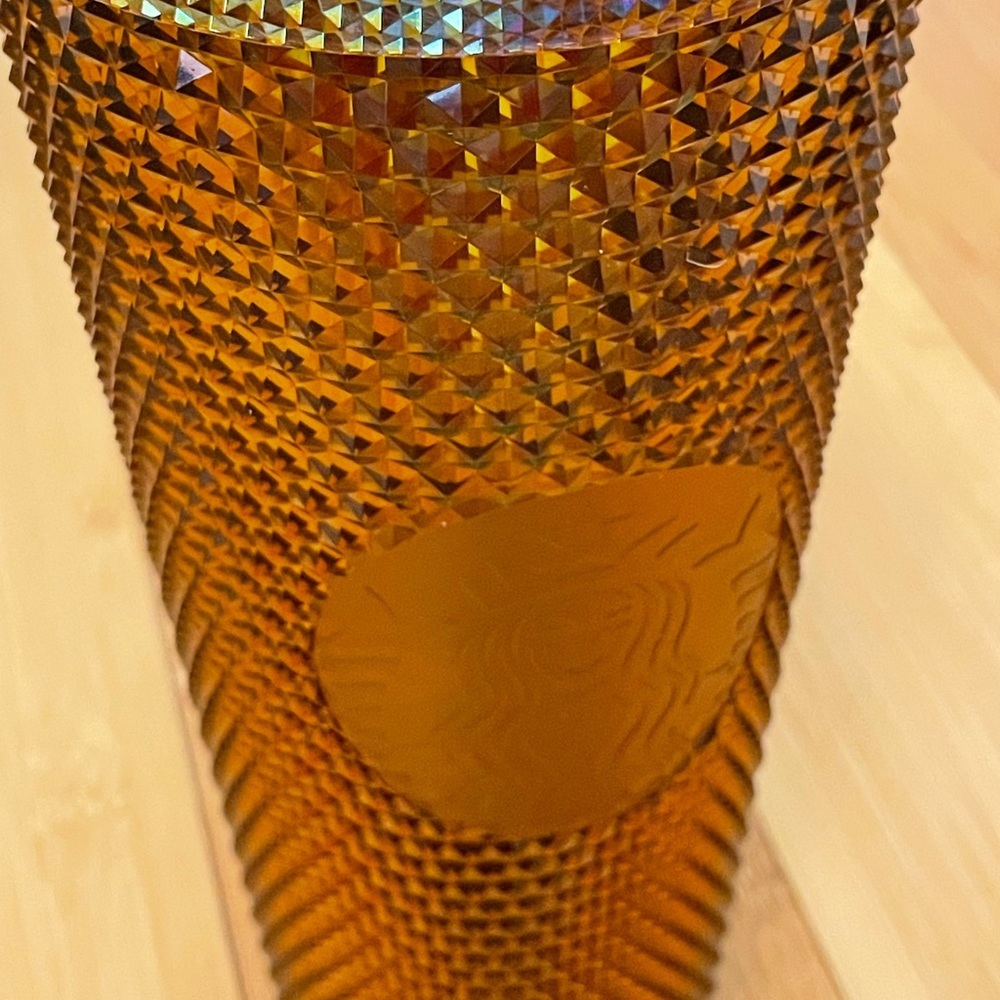 Starbuck 24oz Gold Studded 50 Year Limited Edition - Picture 3 of 8